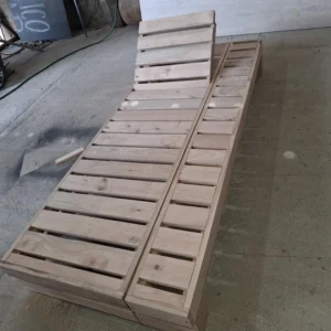 Camastros en madera maciza